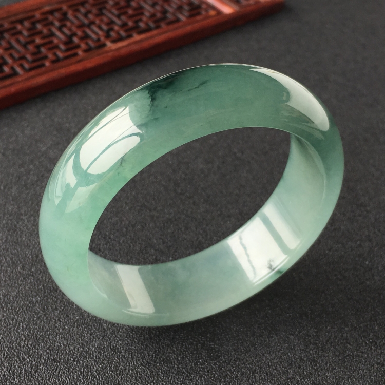 (超值推荐)糯冰种晴水飘花手镯(58.5mm)