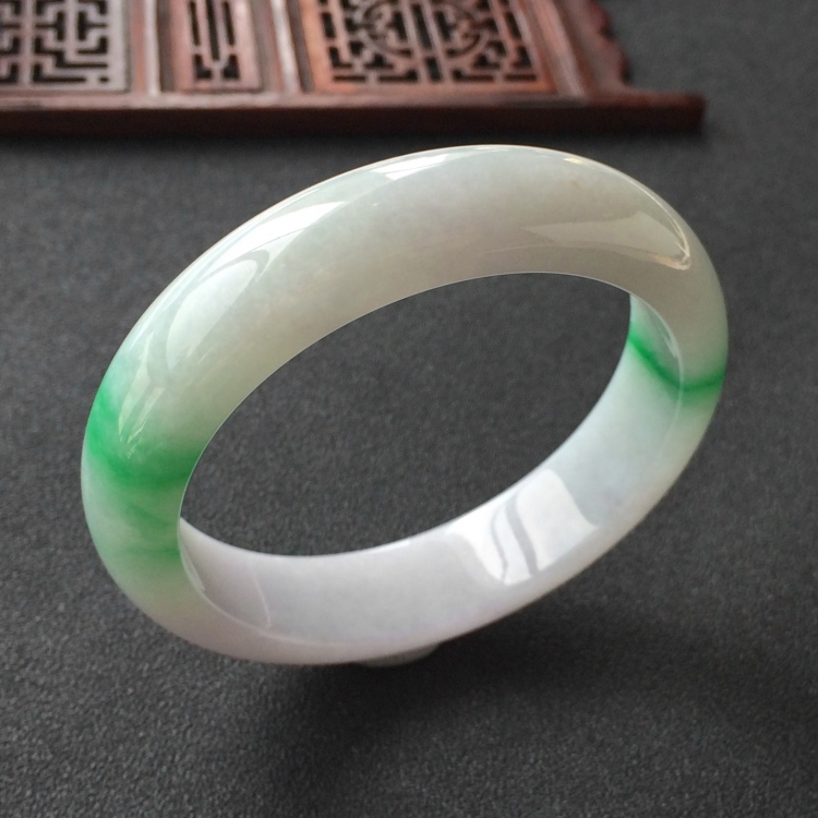 (超值推荐)糯冰种飘翠手镯(56.2mm)