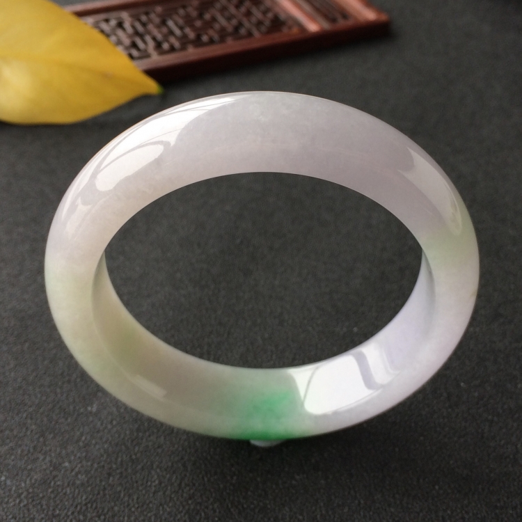 (超值推荐)糯冰种春带彩手镯(58.2mm)
