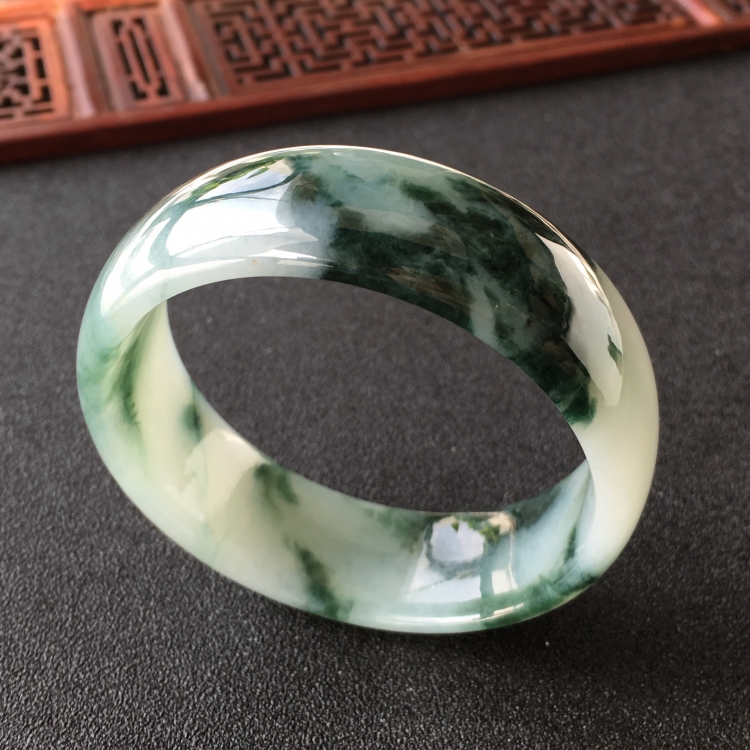 (超值推荐)糯冰种飘花手镯(55.1mm)