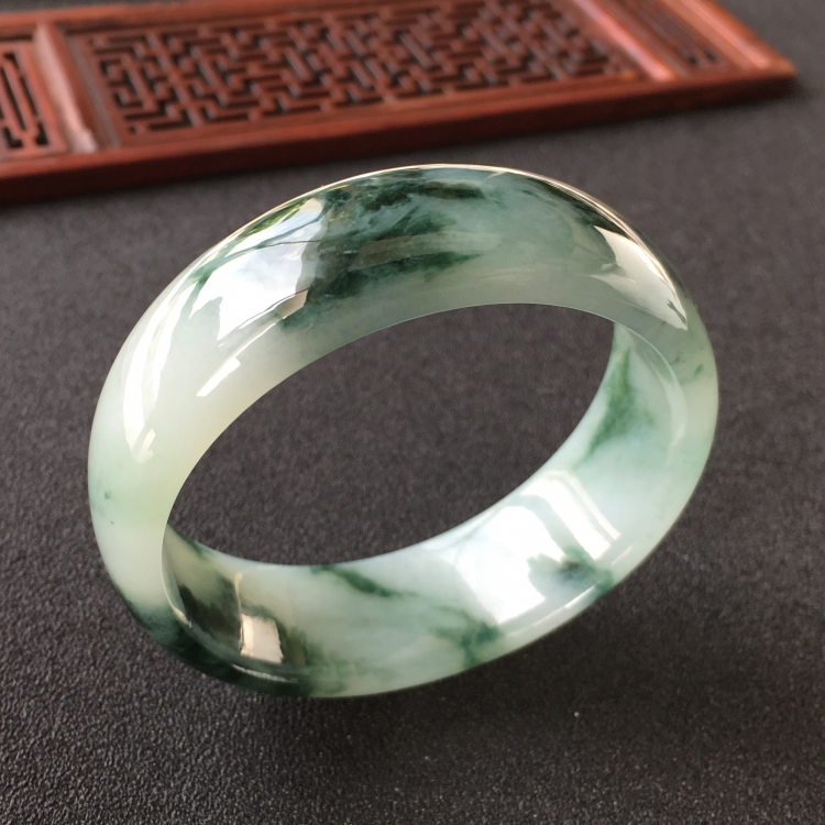 (超值推荐)糯冰种飘花手镯(55.1mm)