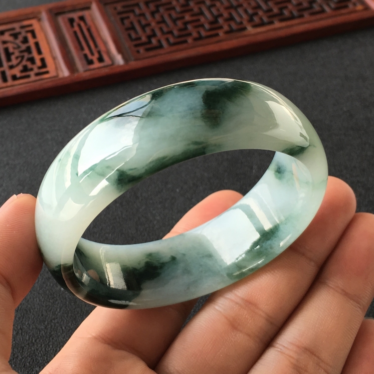 (超值推荐)糯冰种飘花手镯(55.1mm)