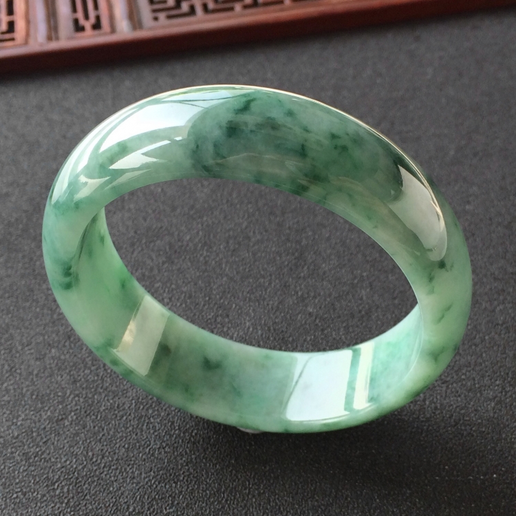 (超值推荐)糯冰种飘花手镯(58.7mm)