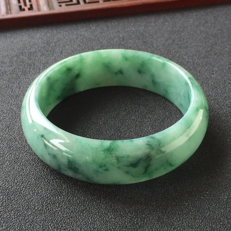 (超值推荐)糯冰种飘花手镯(58.7mm)