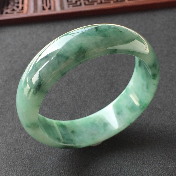 (超值推荐)糯冰种飘花手镯(58.7mm)
