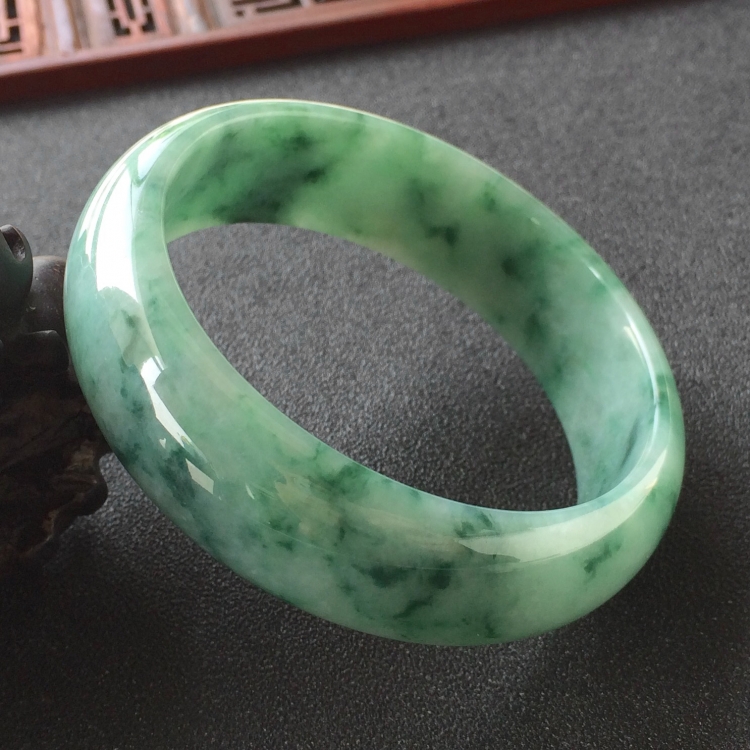 (超值推荐)糯冰种飘花手镯(58.7mm)