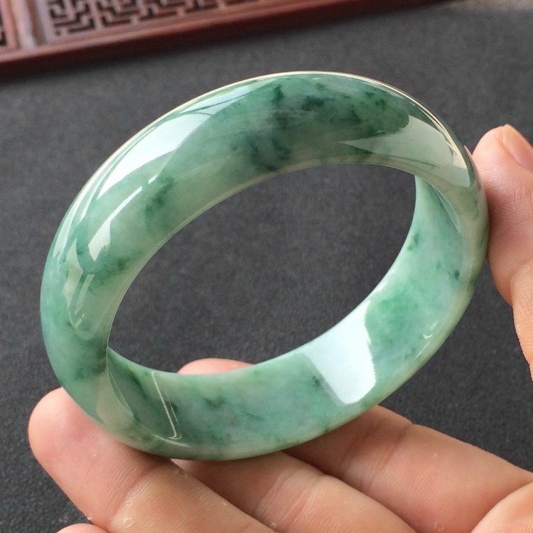 (超值推荐)糯冰种飘花手镯(58.7mm)