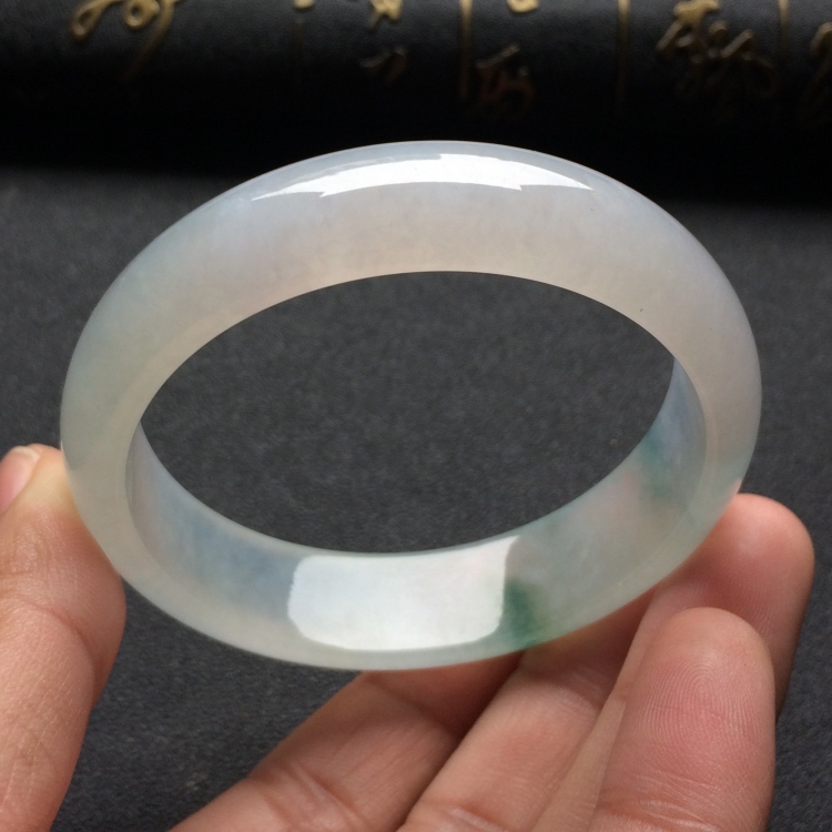 （超值推荐）冰种飘花手镯（56.1mm）