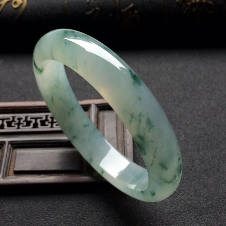 （超值推荐）冰种飘花手镯（56mm）