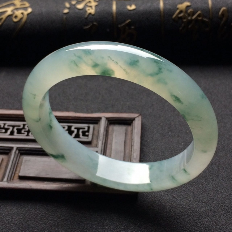 （超值推荐）冰种飘花手镯（56mm）