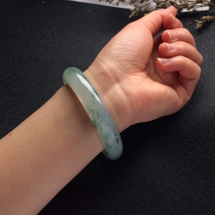 （超值推荐）冰种飘花手镯（56mm）
