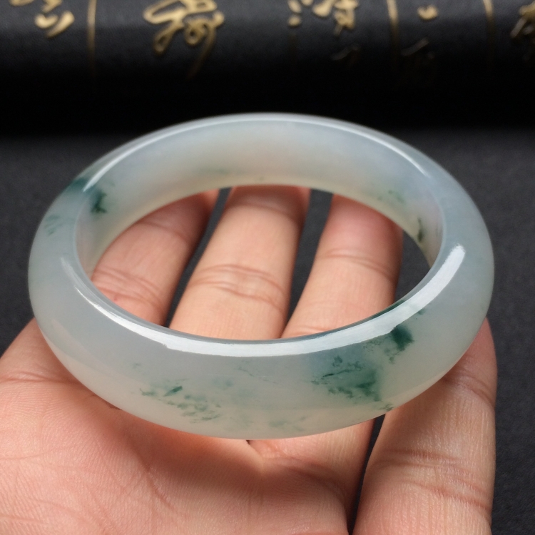 （超值推荐）冰种飘花手镯（56.1mm）