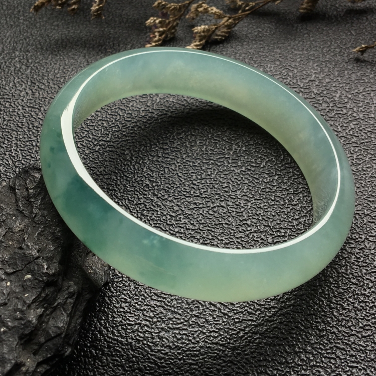 （超值推荐）冰种飘花手镯（56.1mm）