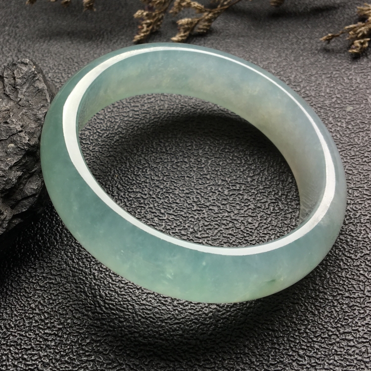 （超值推荐）冰种晴水略飘花手镯（55.2mm）