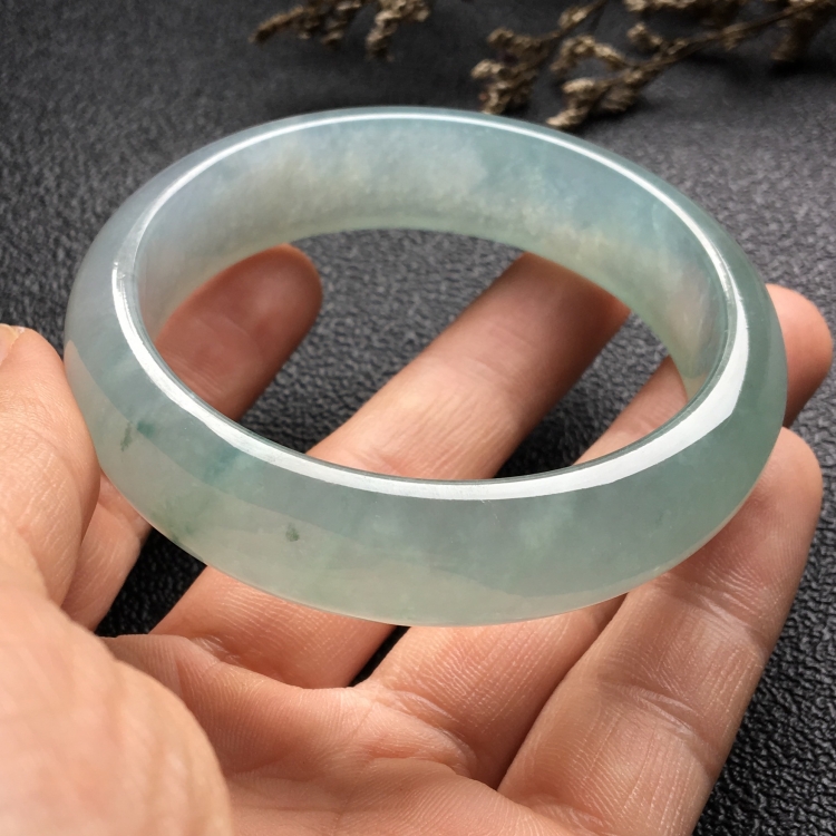 （超值推荐）冰种晴水略飘花手镯（55.2mm）