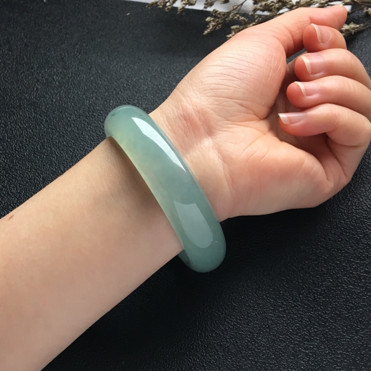 （超值推荐）冰种晴水略飘花手镯（55.2mm）