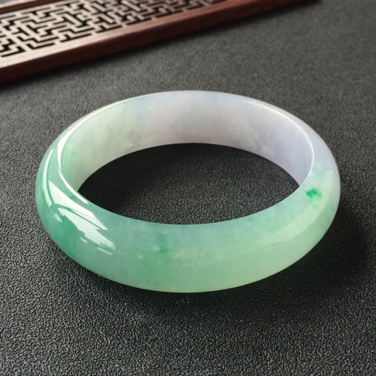 (超值推荐)糯冰种飘翠手镯(58.8mm)