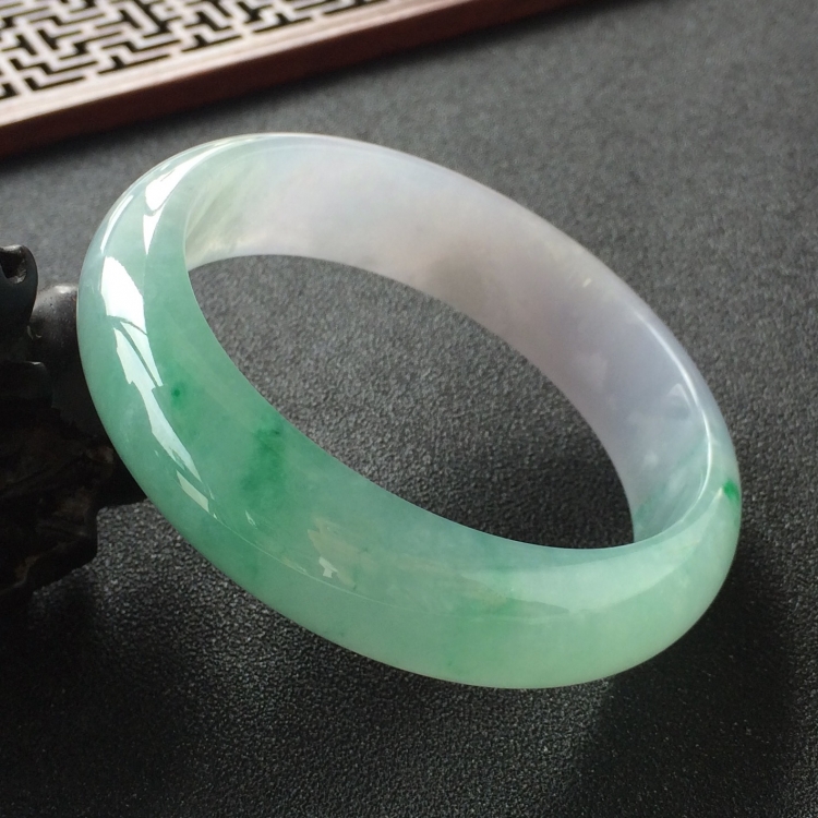(超值推荐)糯冰种飘翠手镯(58.8mm)