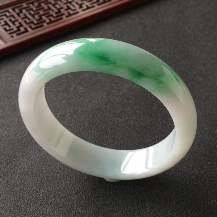 (超值推荐)糯冰种飘翠手镯(56.6mm)