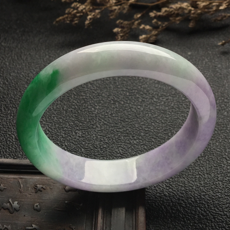 （超值推荐）糯冰种春带彩手镯（56.6mm）