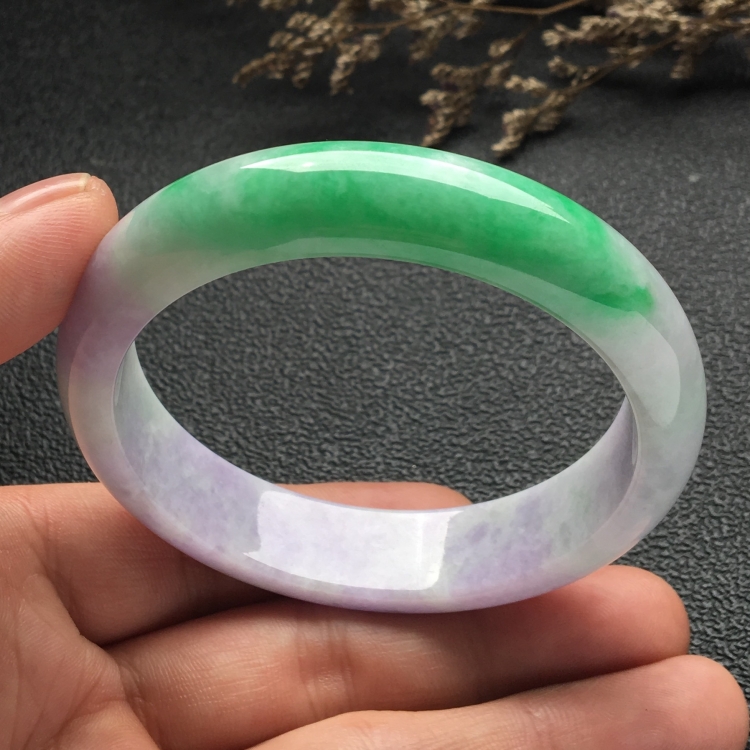 （超值推荐）糯冰种春带彩手镯（56.6mm）
