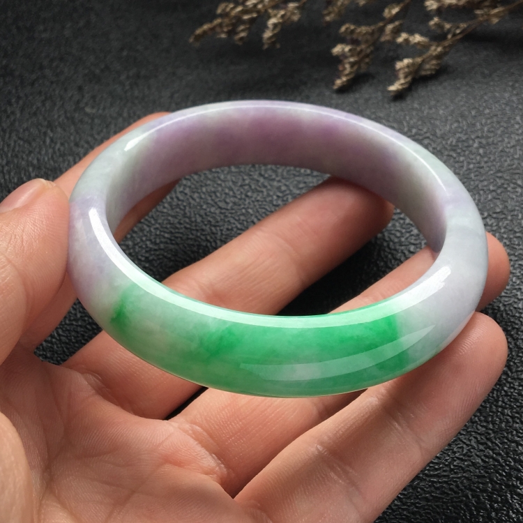 （超值推荐）糯冰种春带彩手镯（56.6mm）