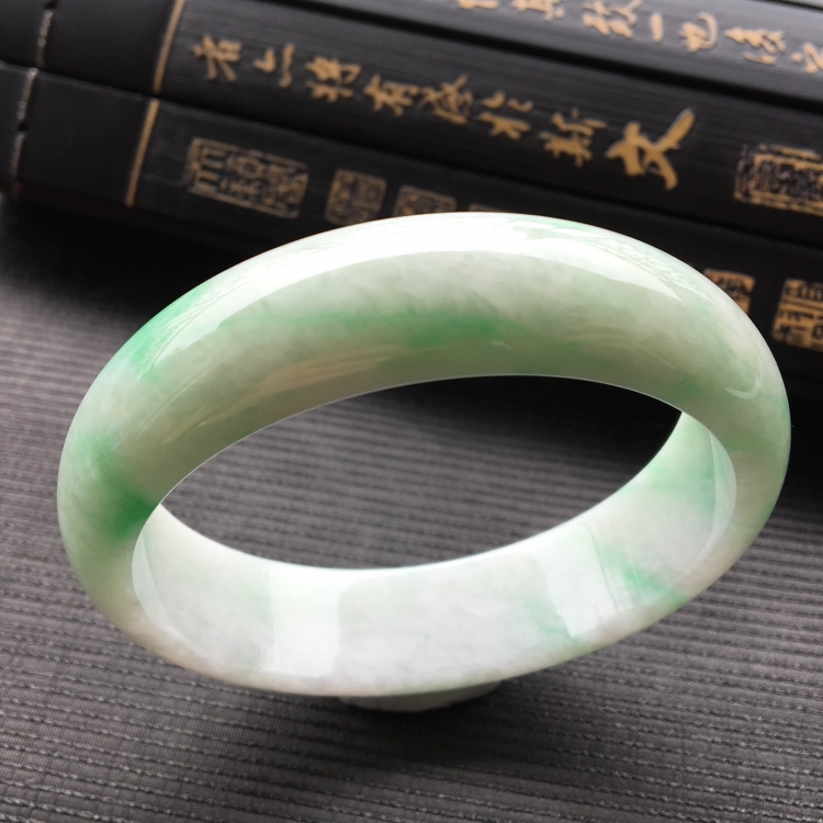 (超值推荐)糯冰种飘翠手镯(61.5mm)