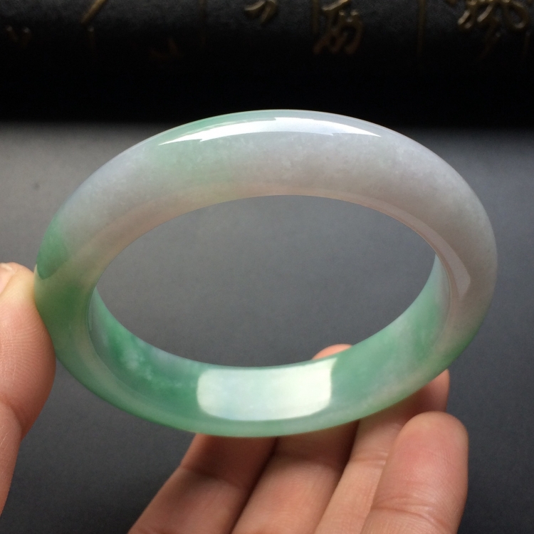 （超值推荐）糯冰种飘花手镯（57.6mm）
