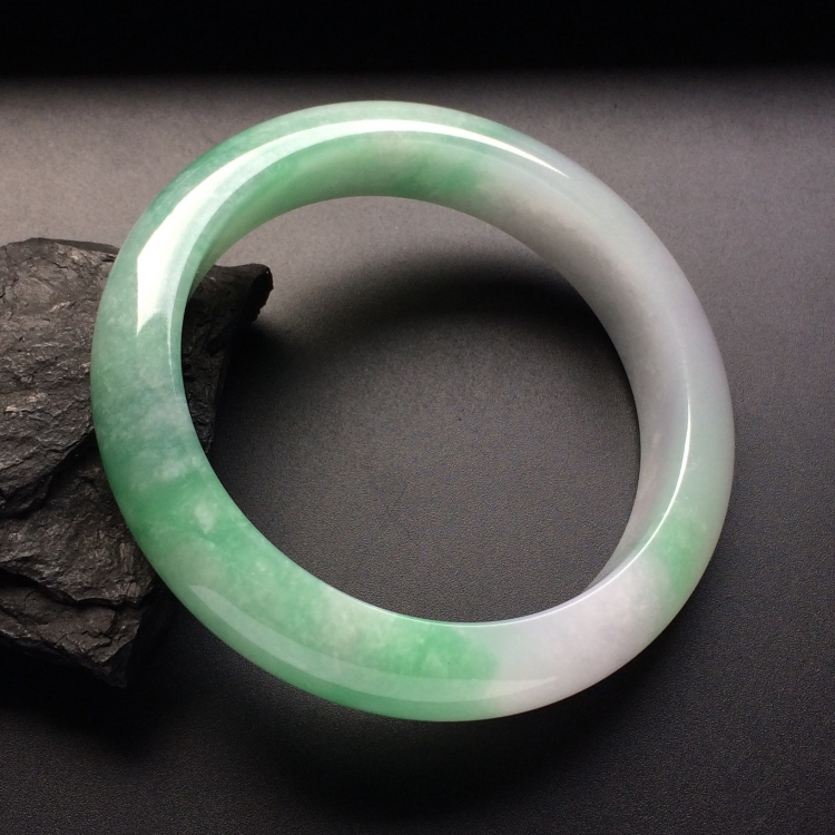 （超值推荐）糯冰种飘花手镯（57.6mm）