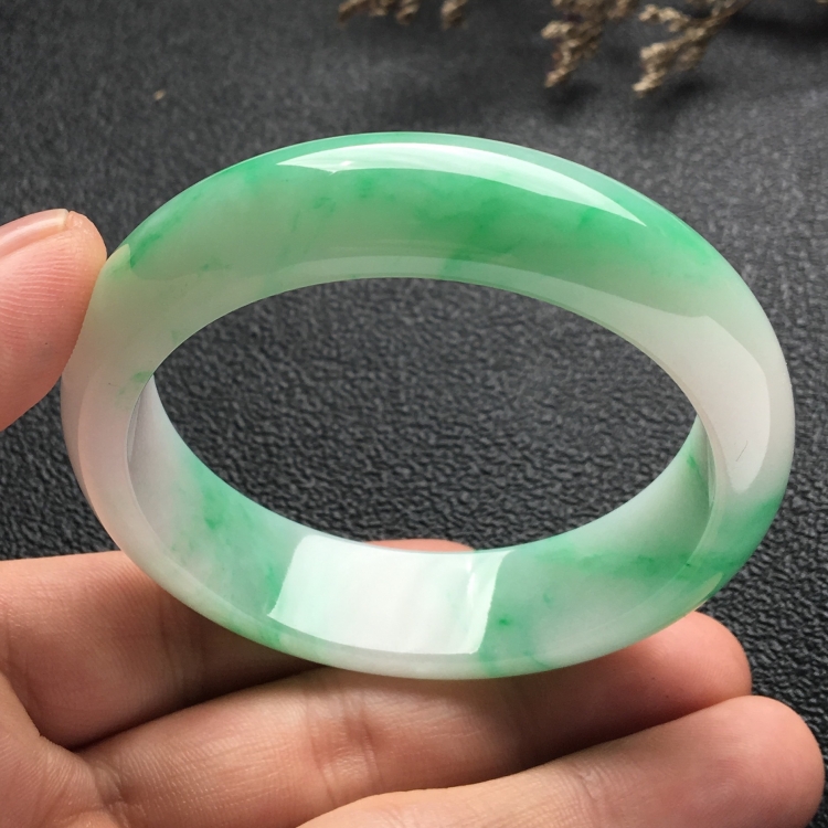 （超值推荐）糯冰种飘翠手镯（53.7mm）