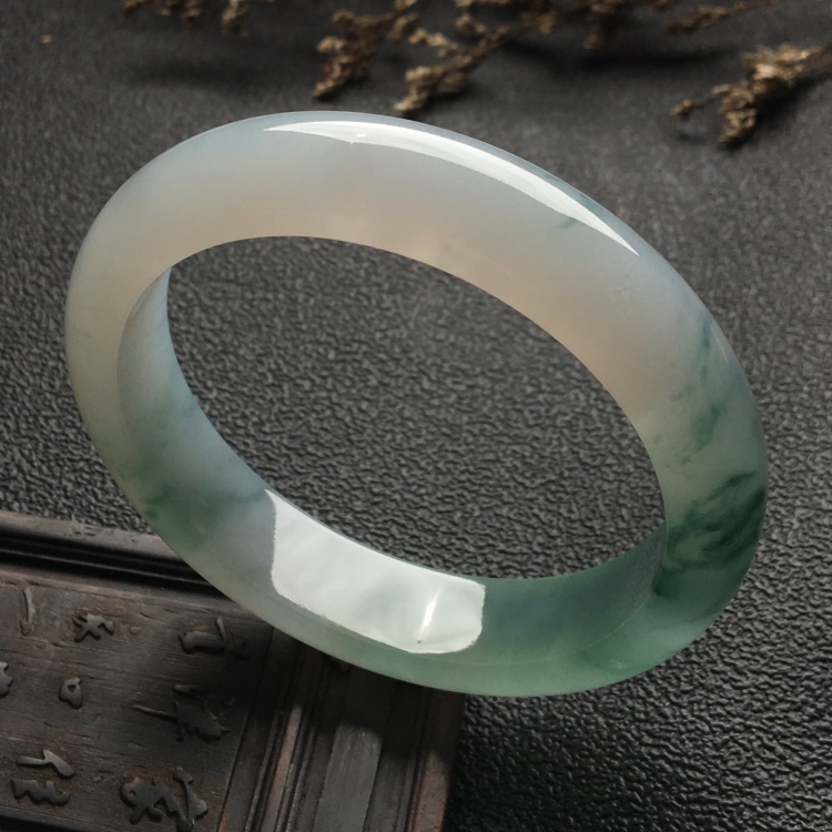 （超值推荐）冰种飘花手镯（55.7mm）