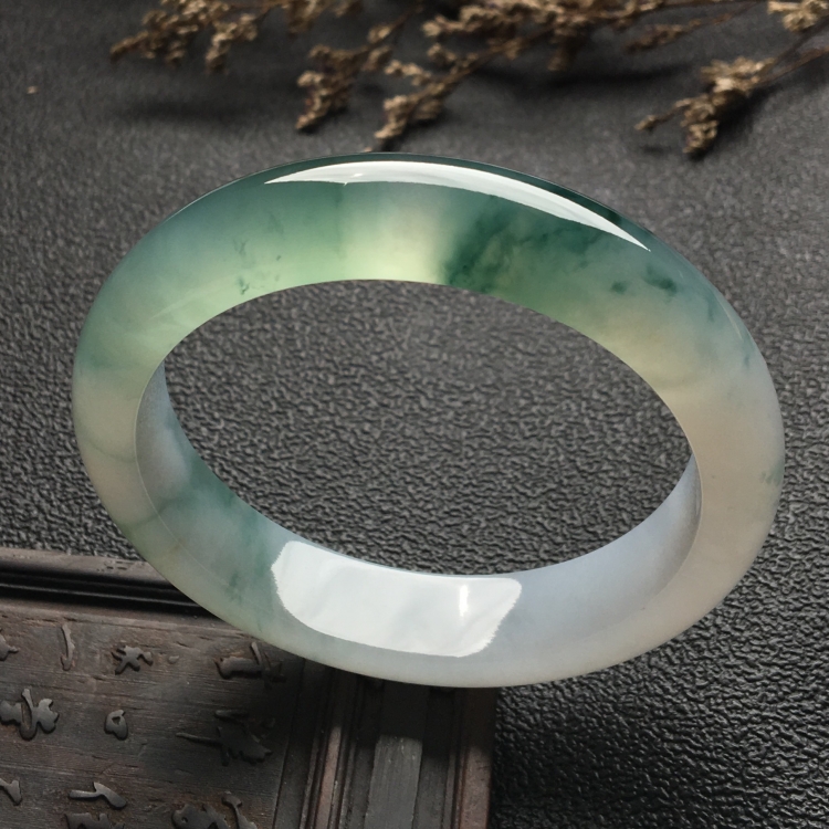 （超值推荐）冰种飘花手镯（55.7mm）