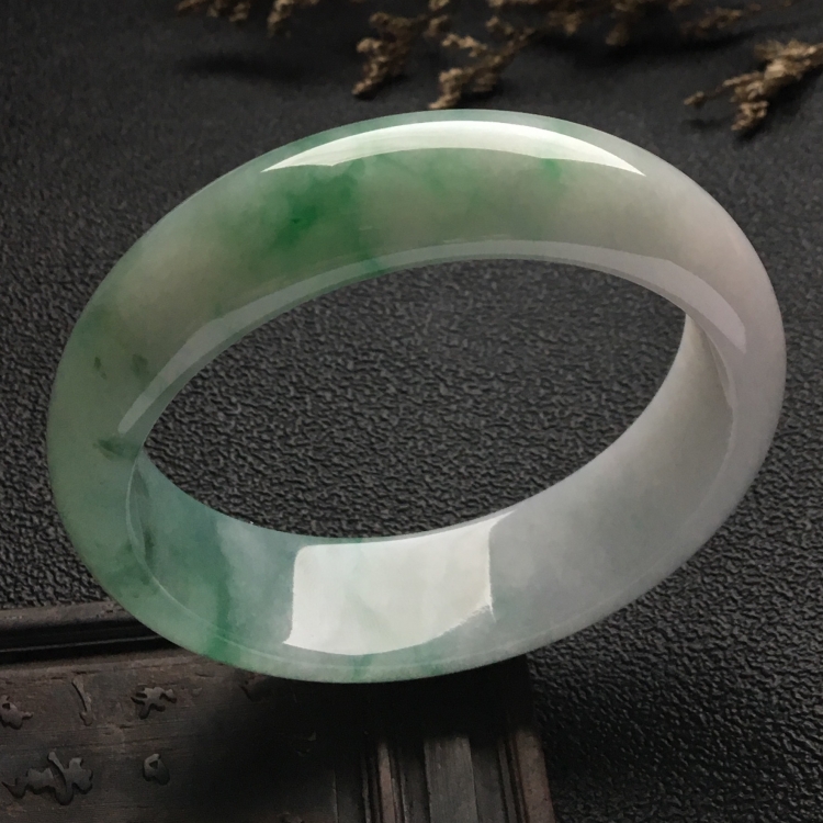 （超值推荐）糯冰种飘花手镯（60.1mm）