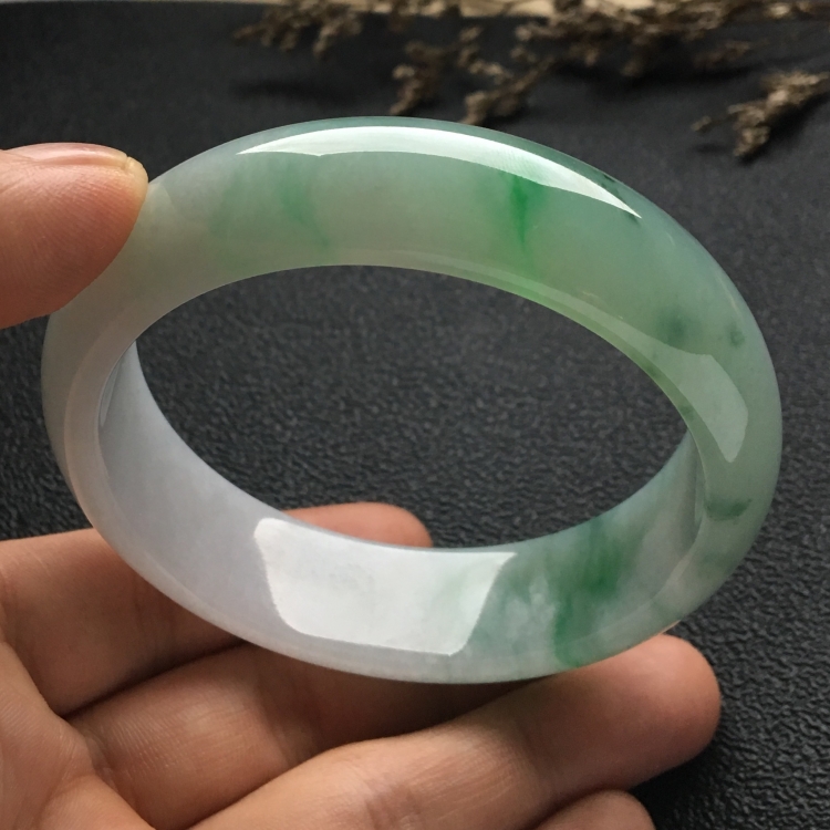 （超值推荐）糯冰种飘花手镯（60.1mm）