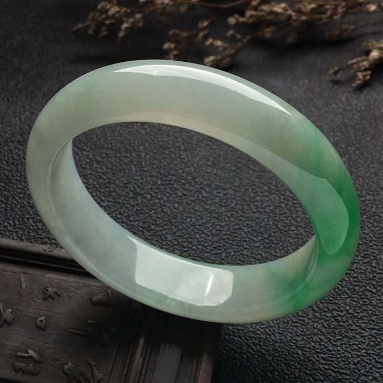 （超值推荐）糯冰种飘翠手镯（56.9mm）