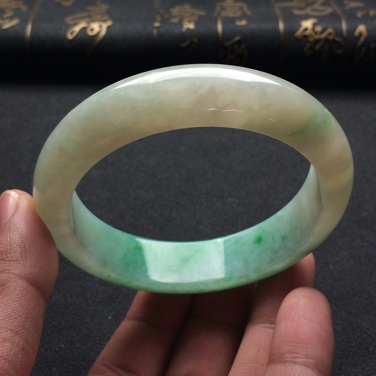 （超值推荐）糯冰种飘翠手镯（59mm）