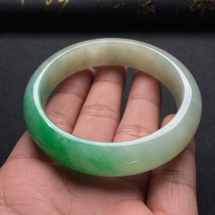 （超值推荐）糯冰种飘翠手镯（59mm）
