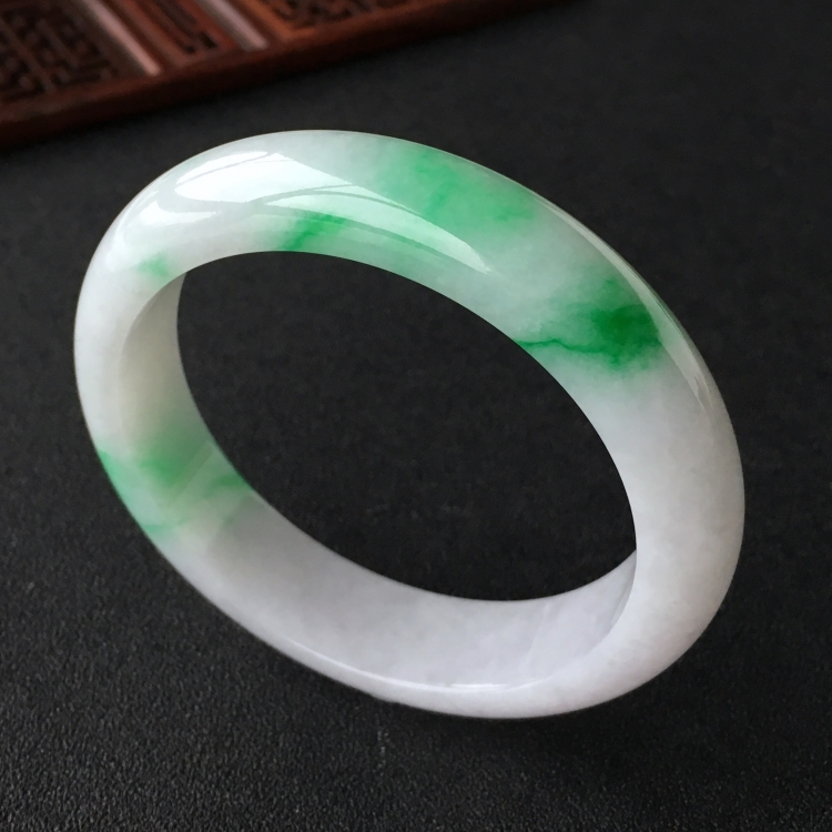 (超值推荐)糯冰种飘翠手镯(56.4mm)