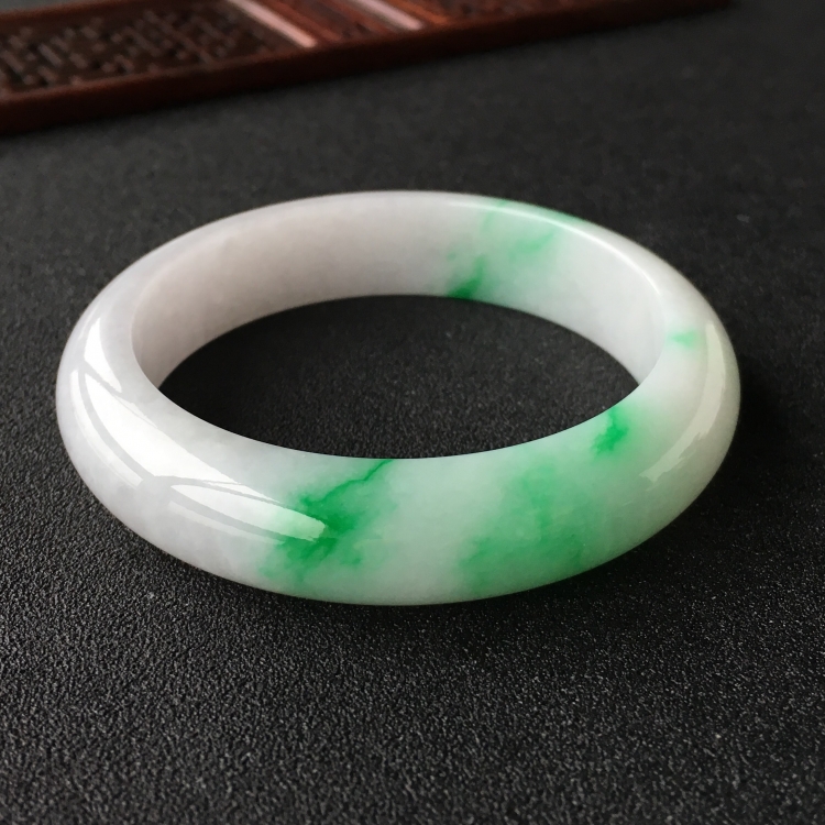 (超值推荐)糯冰种飘翠手镯(56.4mm)