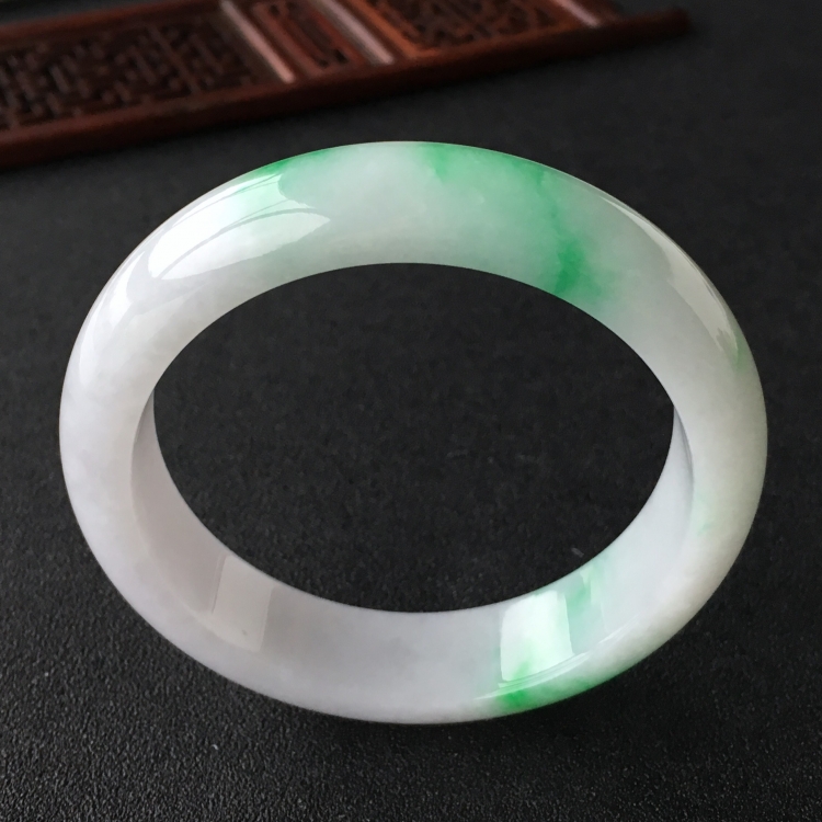 (超值推荐)糯冰种飘翠手镯(56.4mm)