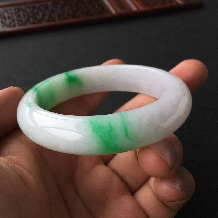 (超值推荐)糯冰种飘翠手镯(56.4mm)