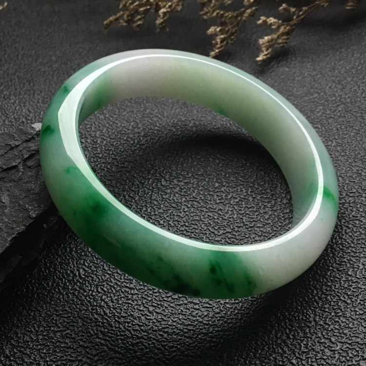 （超值推荐）糯冰种飘翠手镯（55.9mm）