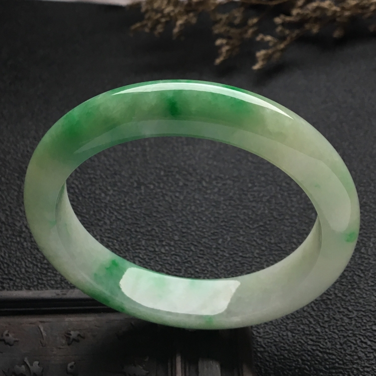 （超值推荐）糯冰种飘翠手镯（56mm）