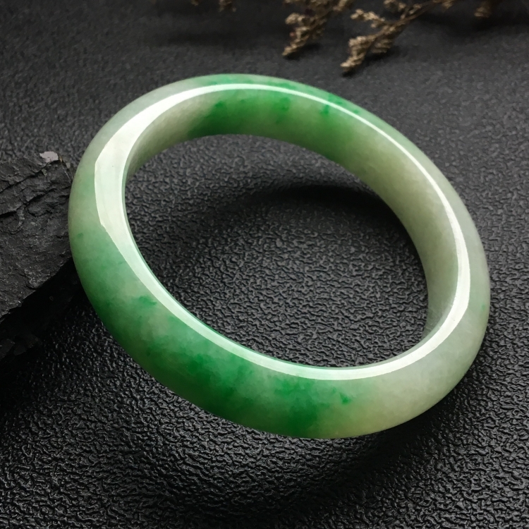 （超值推荐）糯冰种飘翠手镯（56mm）