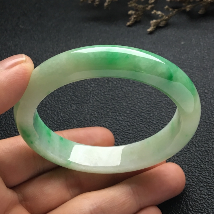 （超值推荐）糯冰种飘翠手镯（56mm）