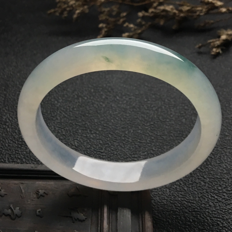 （超值推荐）冰种略飘花手镯（56mm）