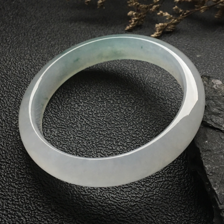 （超值推荐）冰种略飘花手镯（56mm）