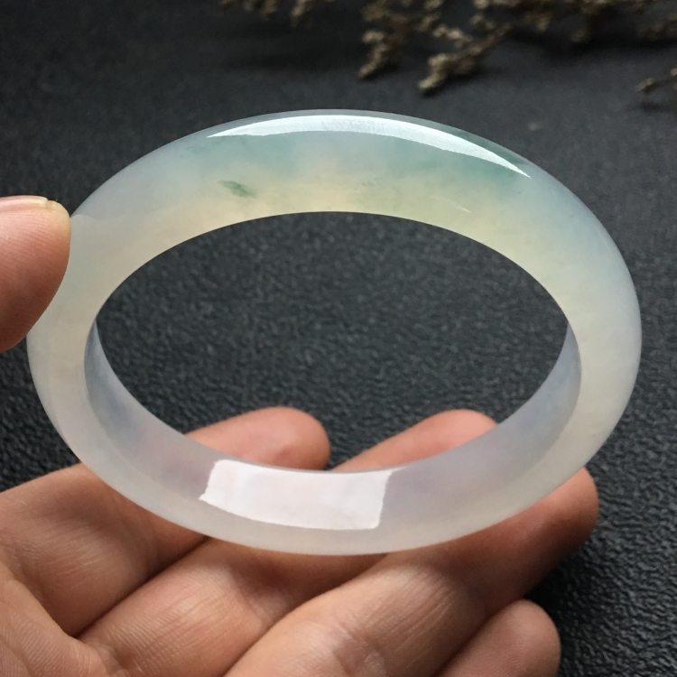 （超值推荐）冰种略飘花手镯（56mm）