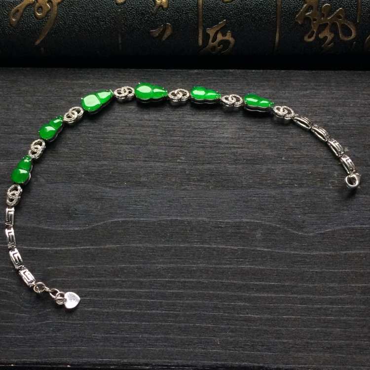 （超值推荐）镶白金钻石冰种阳绿葫芦手链