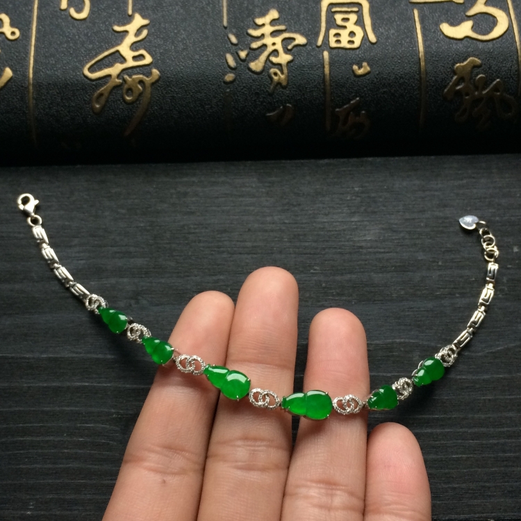 （超值推荐）镶白金钻石冰种阳绿葫芦手链